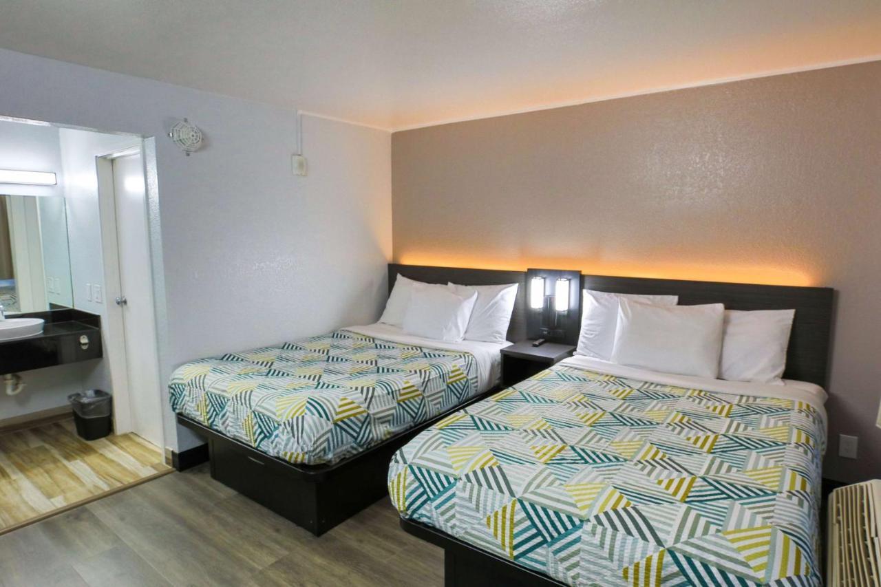 Hotel 6-sacramento, Ca - 2*